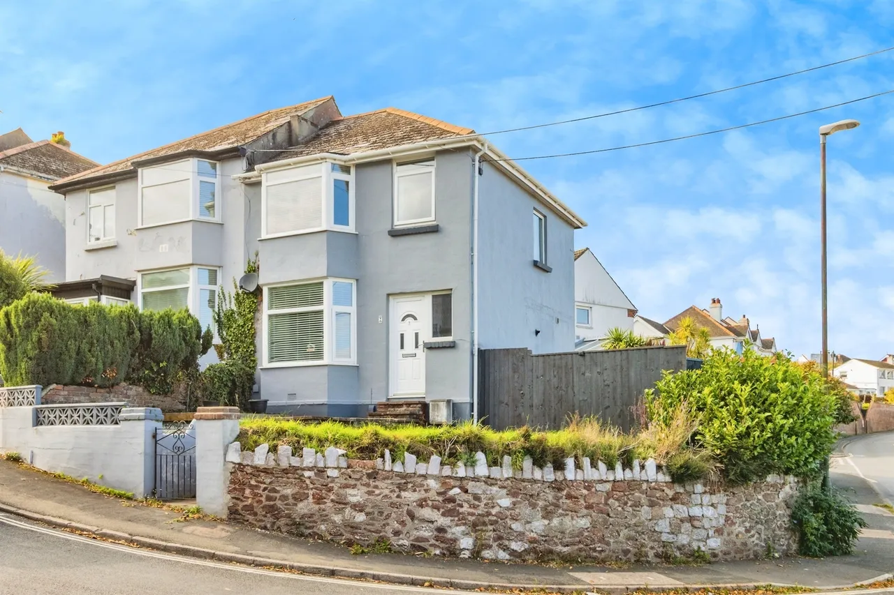 3 bed house for sale — Barton Avenue, Paignton