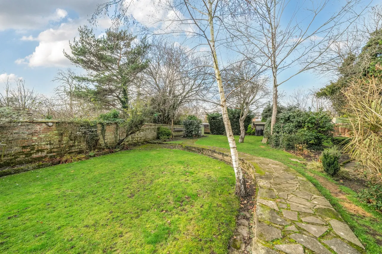 Court Road, SE9, photo 23