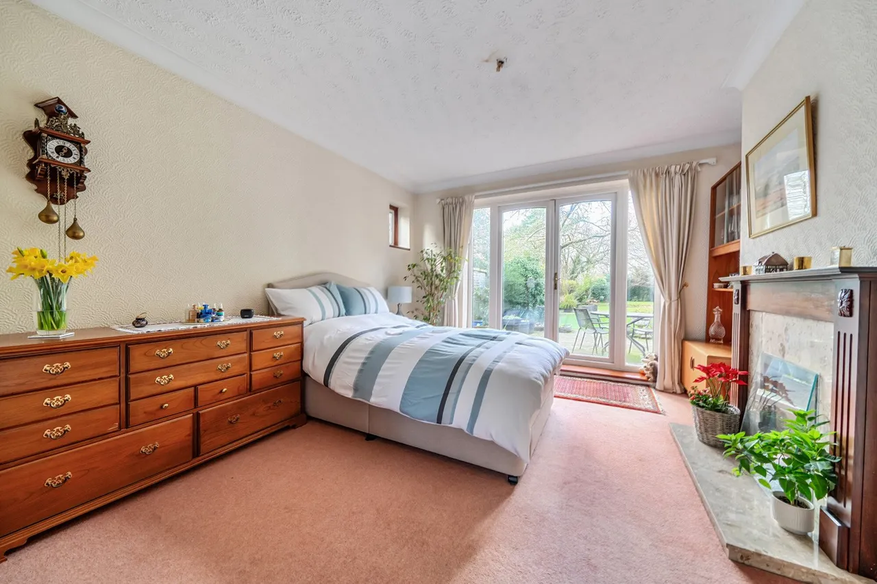Court Road, SE9, photo 20
