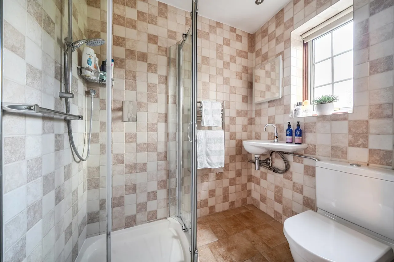 Court Road, SE9, photo 17