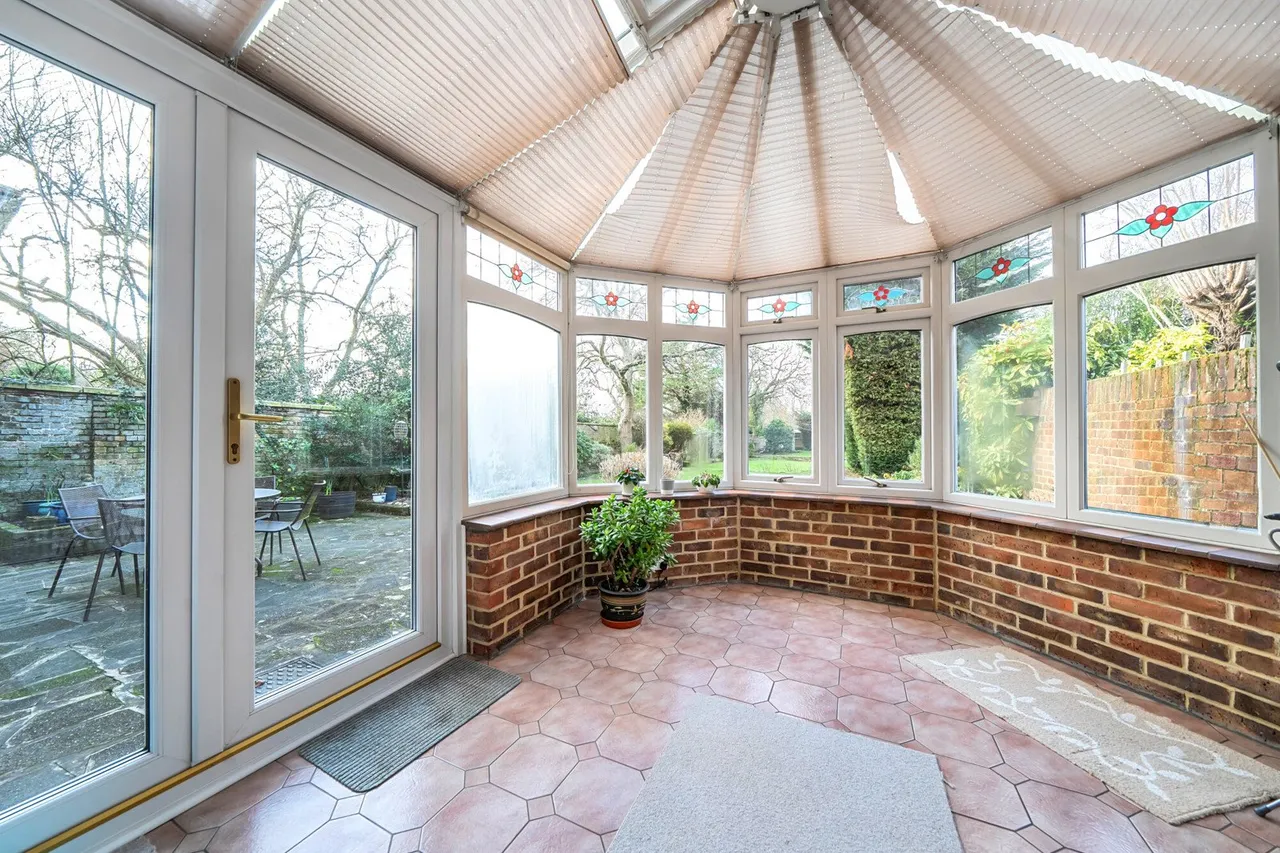 Court Road, SE9, photo 26