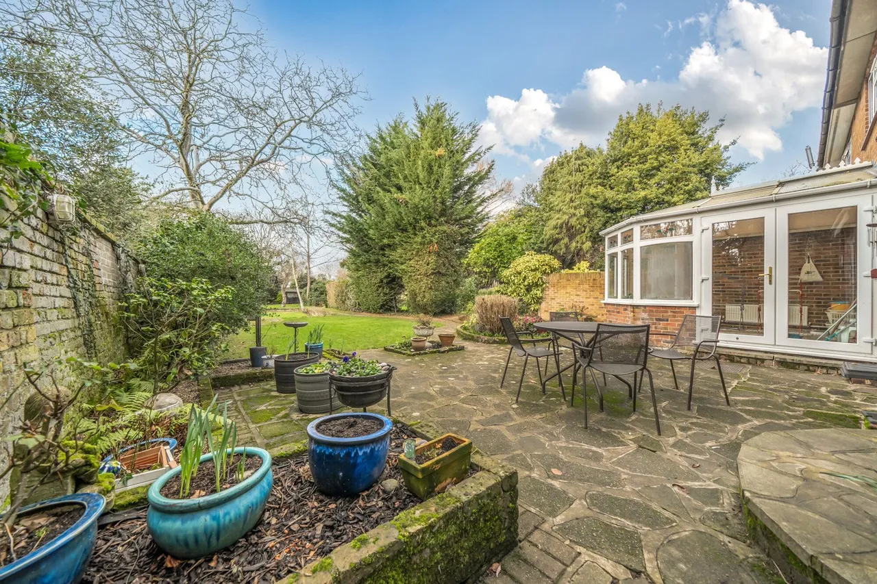 Court Road, SE9, photo 21
