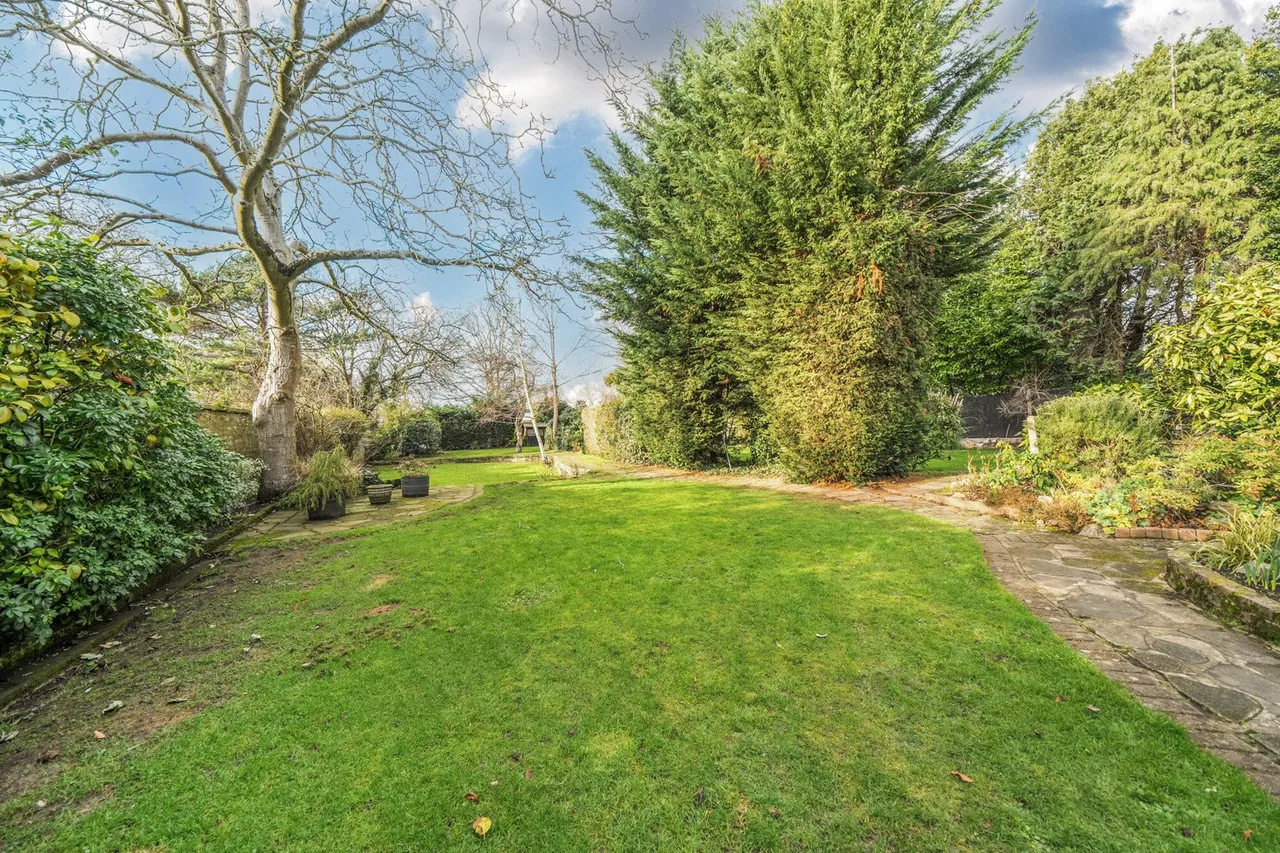 Court Road, SE9, photo 6