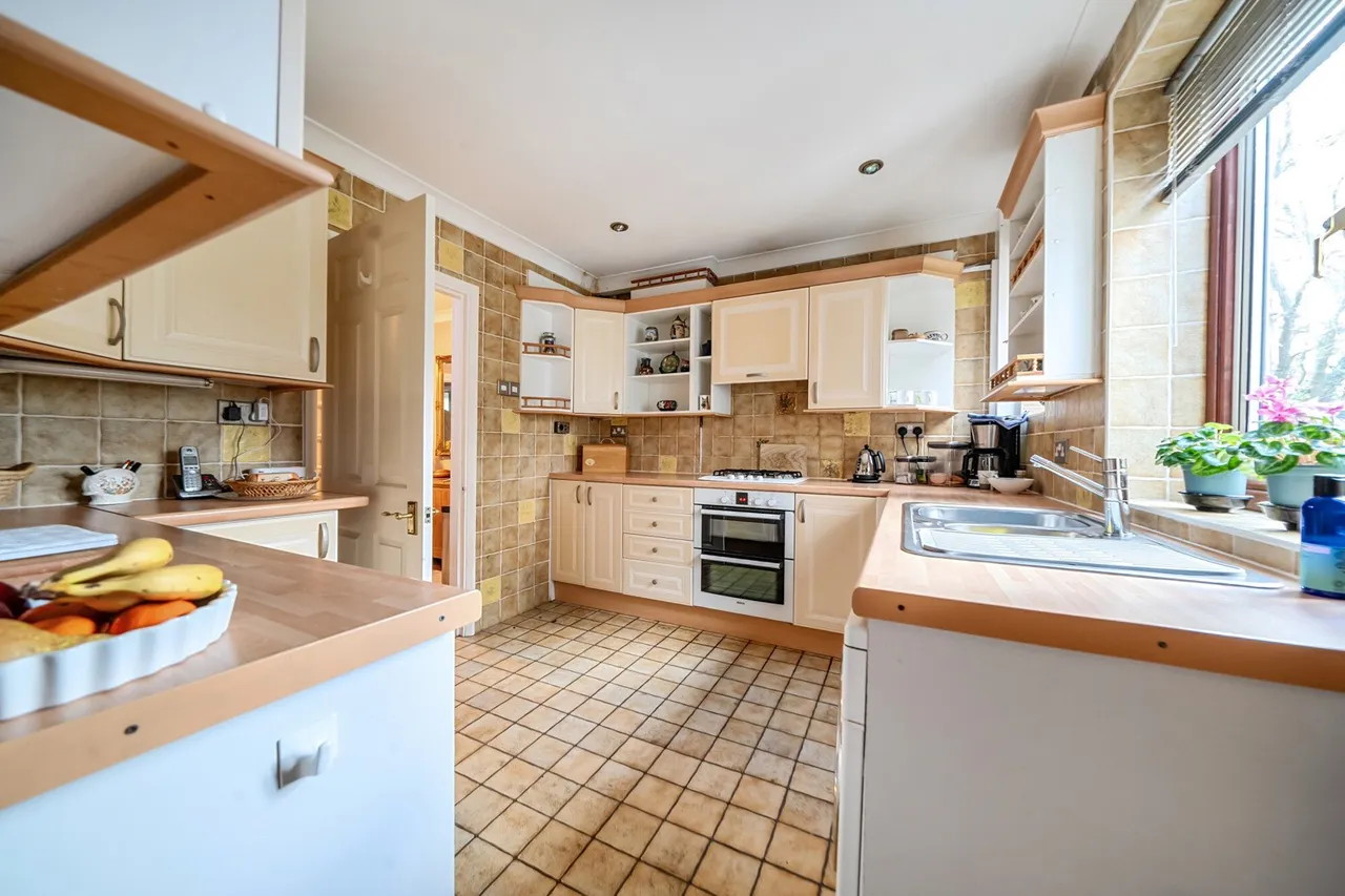 Court Road, SE9, photo 4