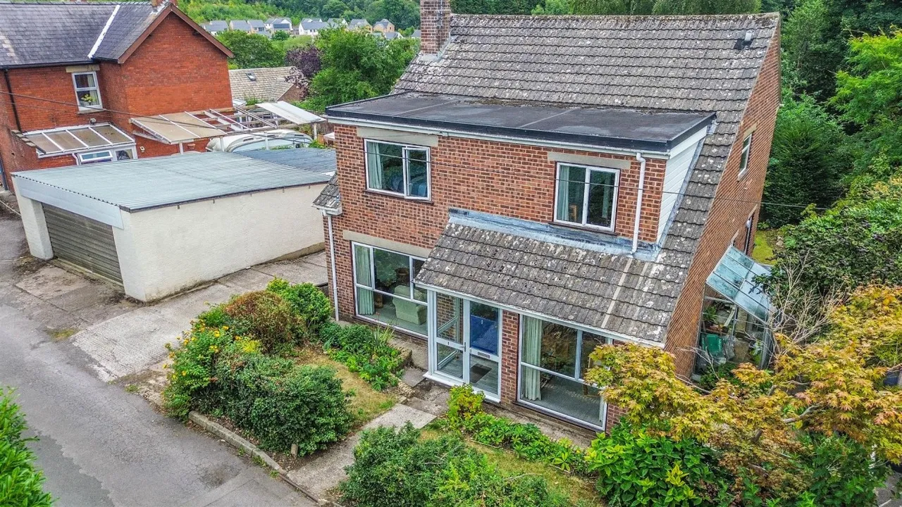 3 bed house for sale, Rednock Drive, Dursley, GL11