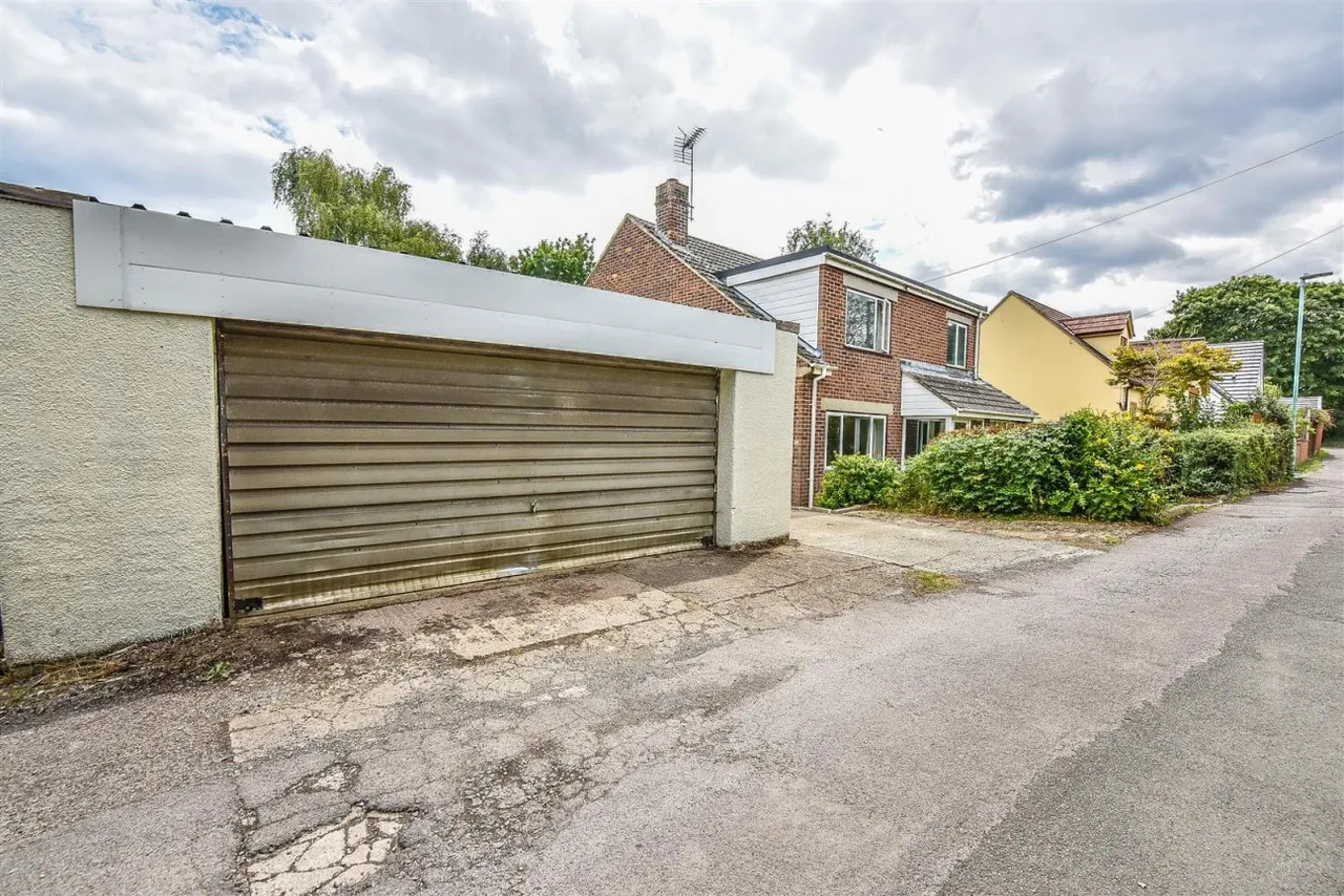 Rednock Drive, Dursley, GL11, photo 3