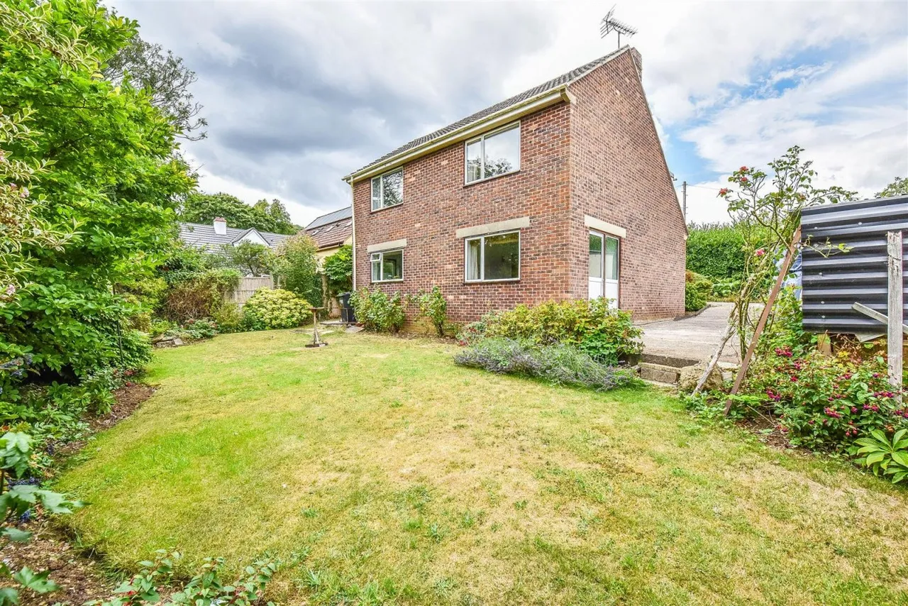 Rednock Drive, Dursley, GL11, photo 2