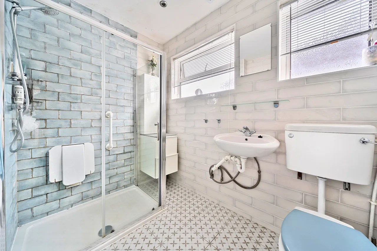 Curzon Avenue, Stanmore, HA7, photo 8