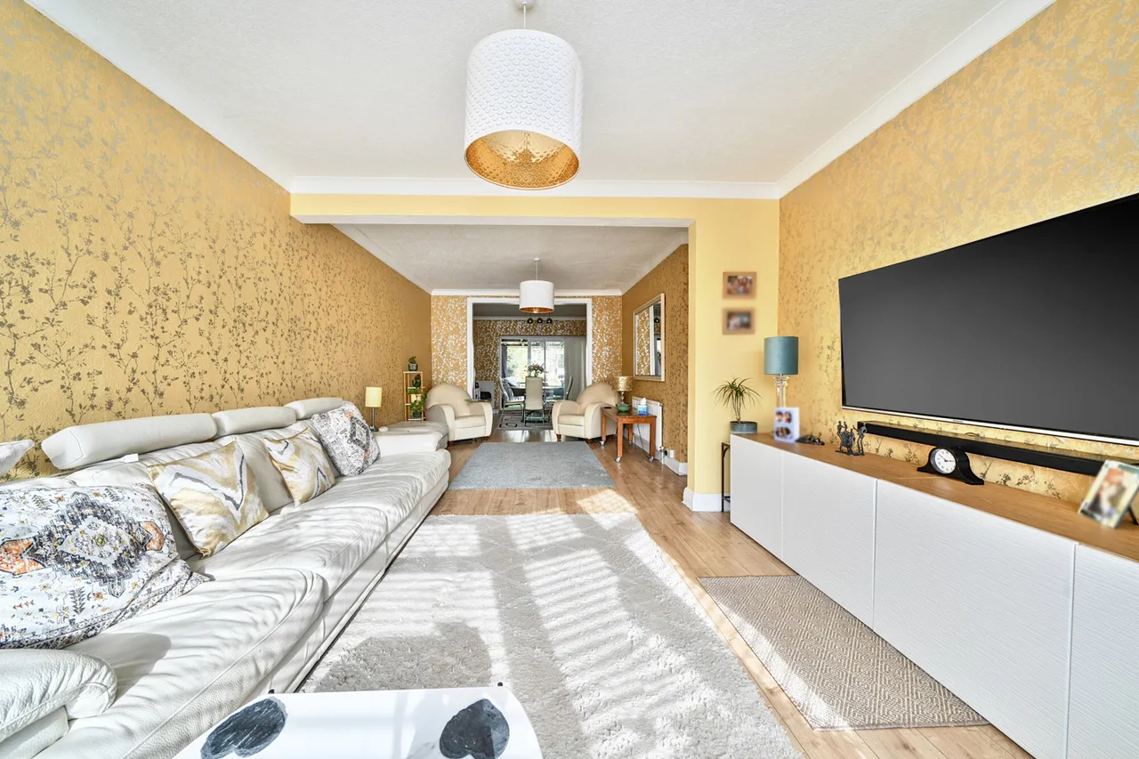 Curzon Avenue, Stanmore, HA7, photo 2