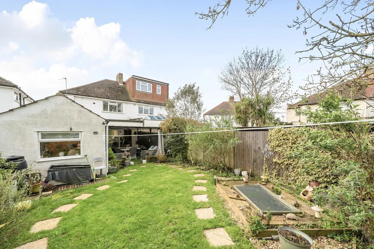 Curzon Avenue, Stanmore, HA7, photo 9