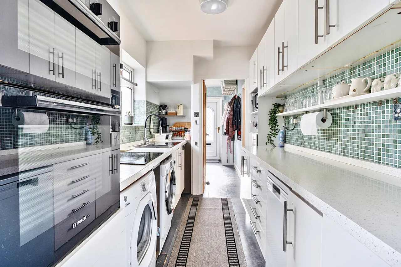 Curzon Avenue, Stanmore, HA7, photo 5