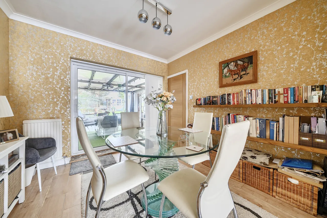 Curzon Avenue, Stanmore, HA7, photo 3