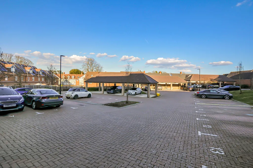 Ranulf Court, Chalfont St. Peter, SL9, photo 29