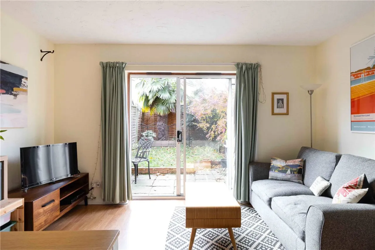 2 bed house for sale — Speldhurst Road, Victoria Park Village E9