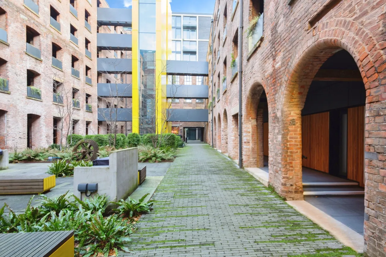 Chapeltown Street, Manchester, M1, photo 14