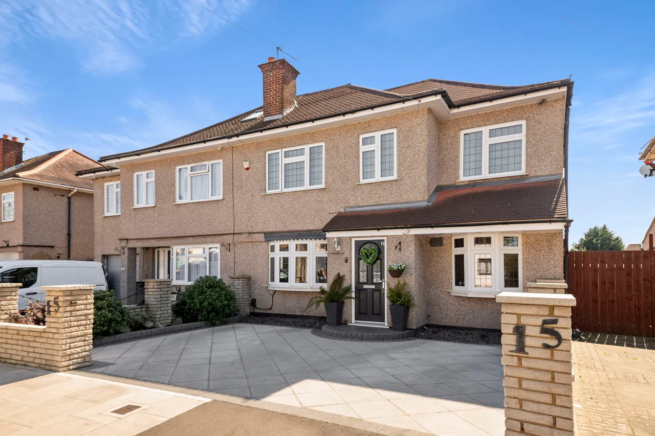 Kingshill Avenue, Northolt, UB5, photo 2