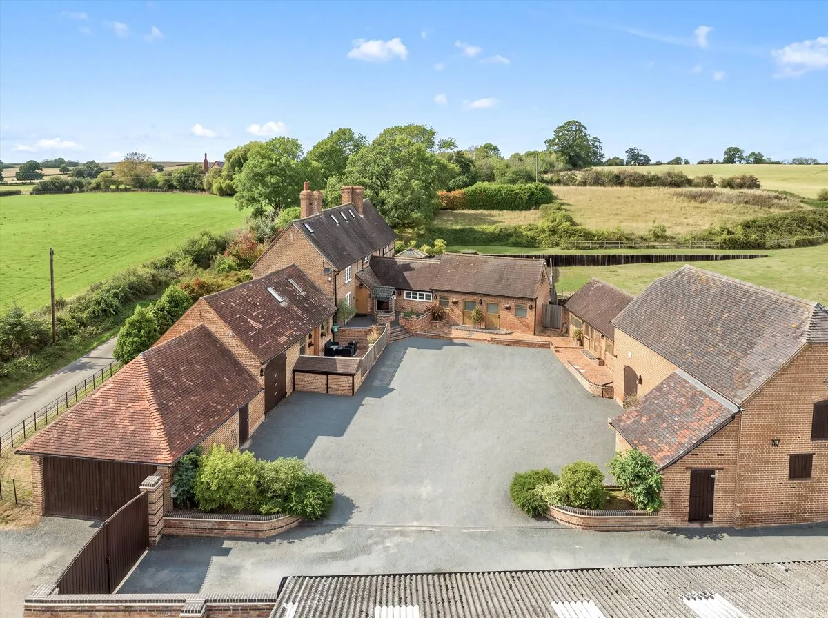 5 bed house for sale, Heath End, Snitterfield, CV37