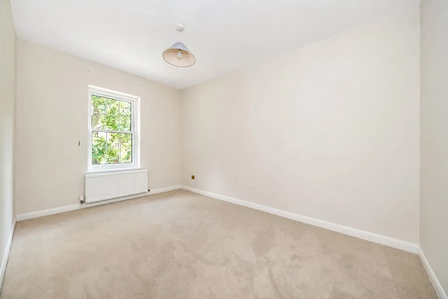 Old Avenue, West Byfleet, KT14, photo 10