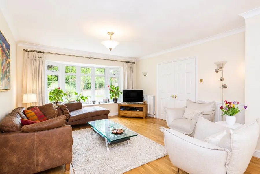 Old Avenue, West Byfleet, KT14, photo 5