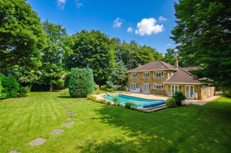 Old Avenue, West Byfleet, KT14, photo 16