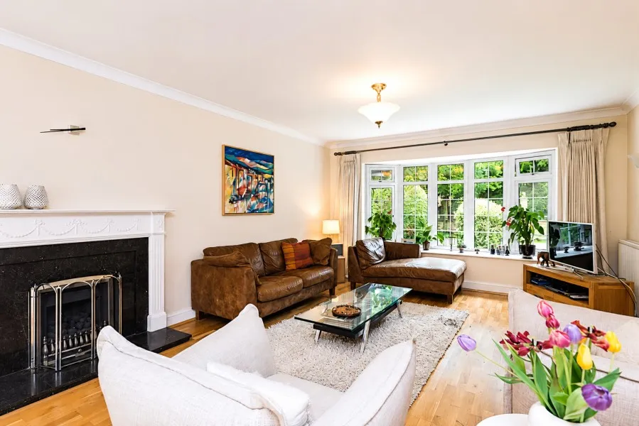 Old Avenue, West Byfleet, KT14, photo 3