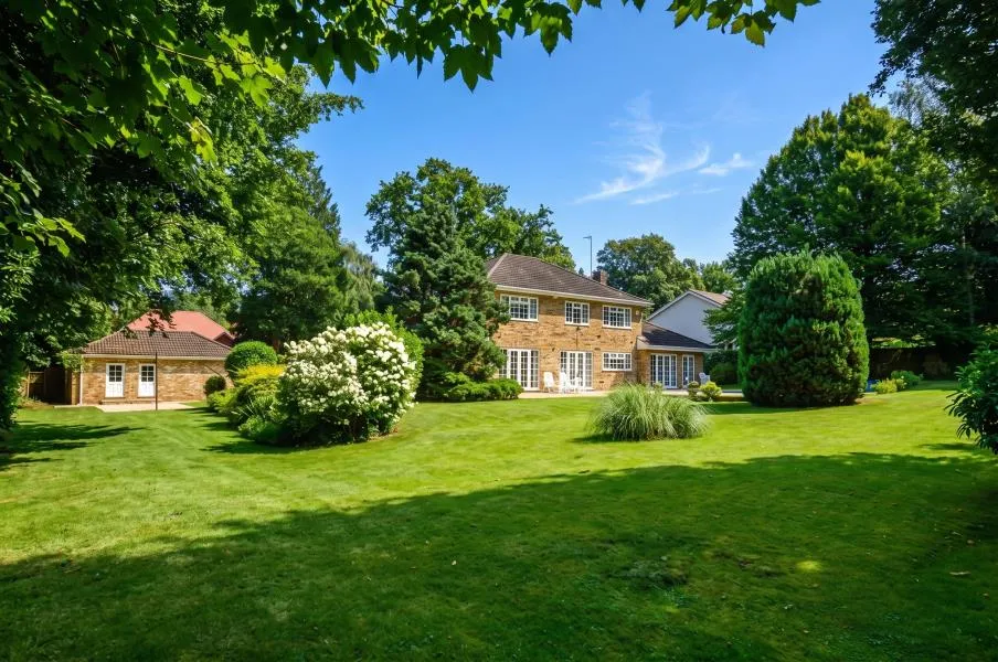 Old Avenue, West Byfleet, KT14, photo 15