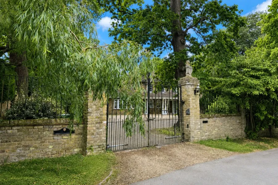 Old Avenue, West Byfleet, KT14, photo 12