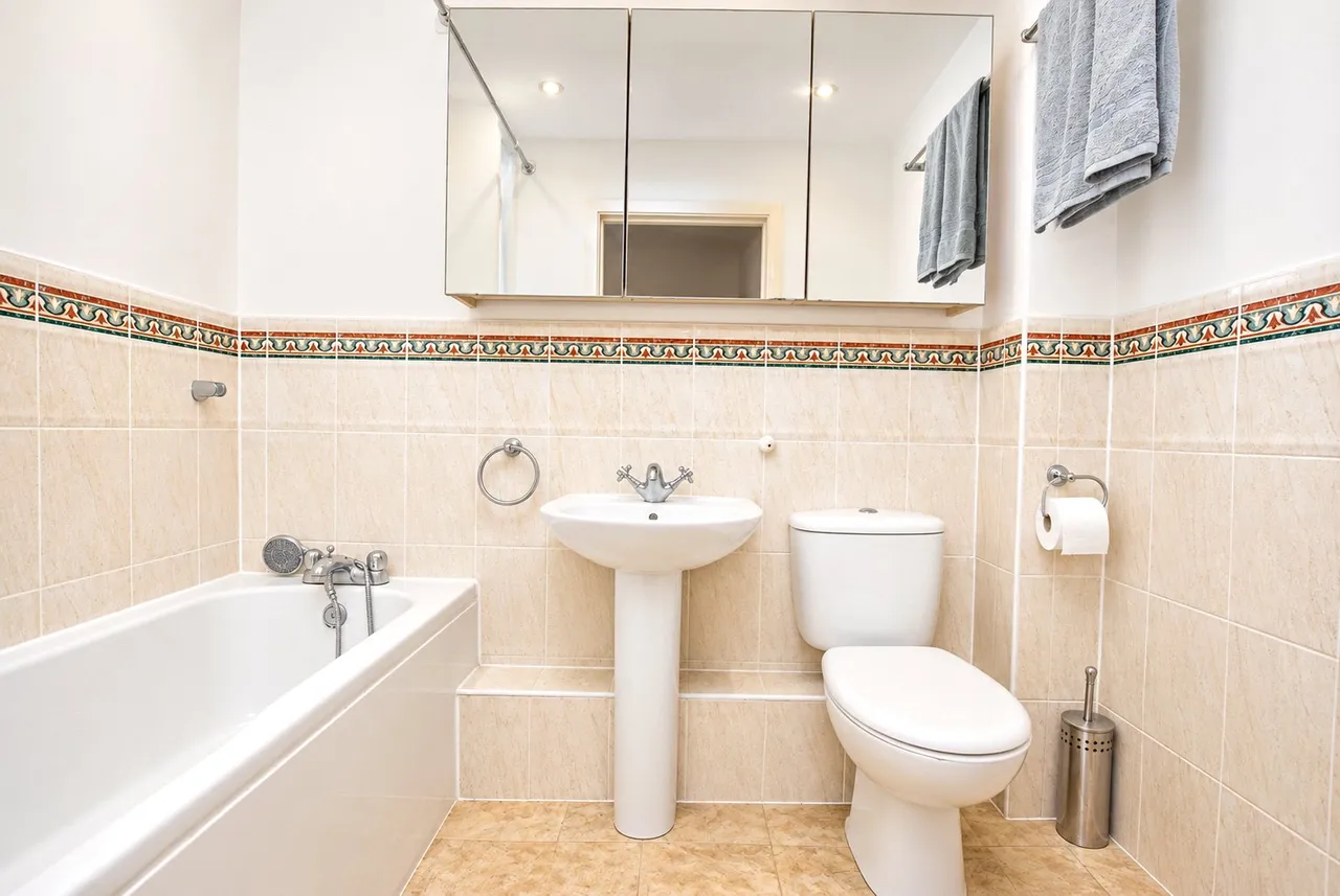 St. Marys Way, Guildford, GU2, photo 7