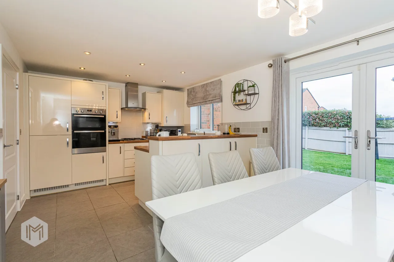 Codrington Way, Radcliffe, Manchester, M26 4XA, photo 2