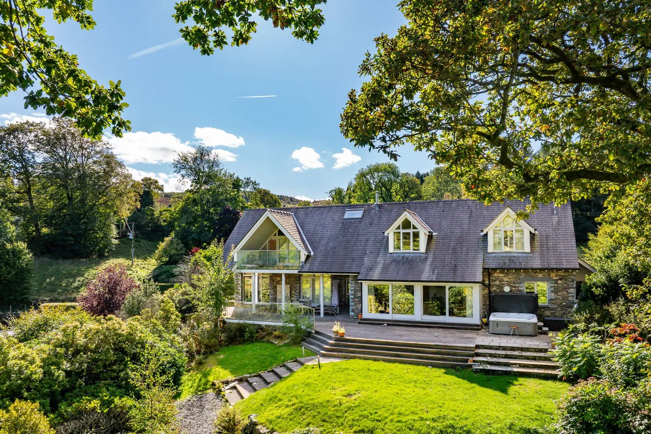5 bed house for sale, Barn End, Canny Hill, LA12