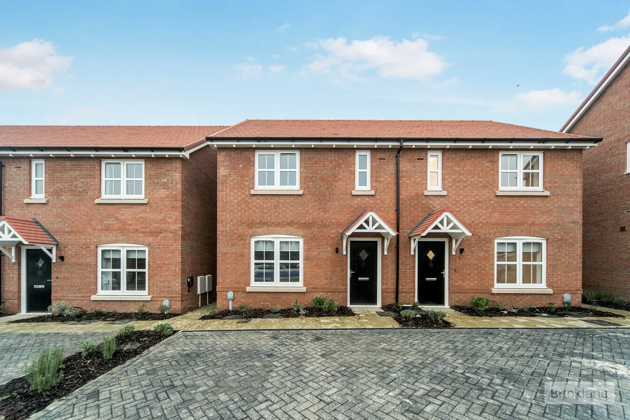 3 bed house to rent, Funnell Drive, Stone Cross, BN24