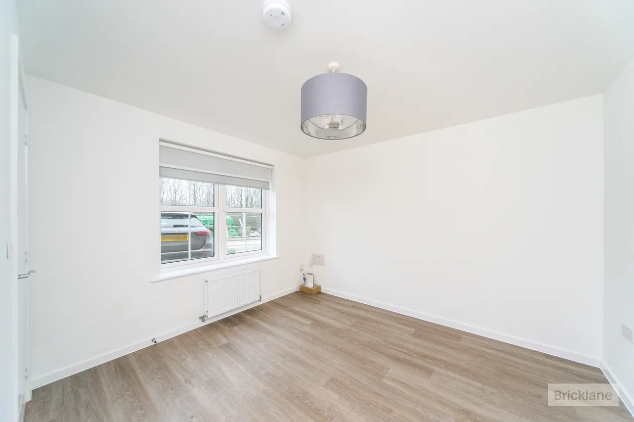 Funnell Drive, Stone Cross, BN24, photo 4
