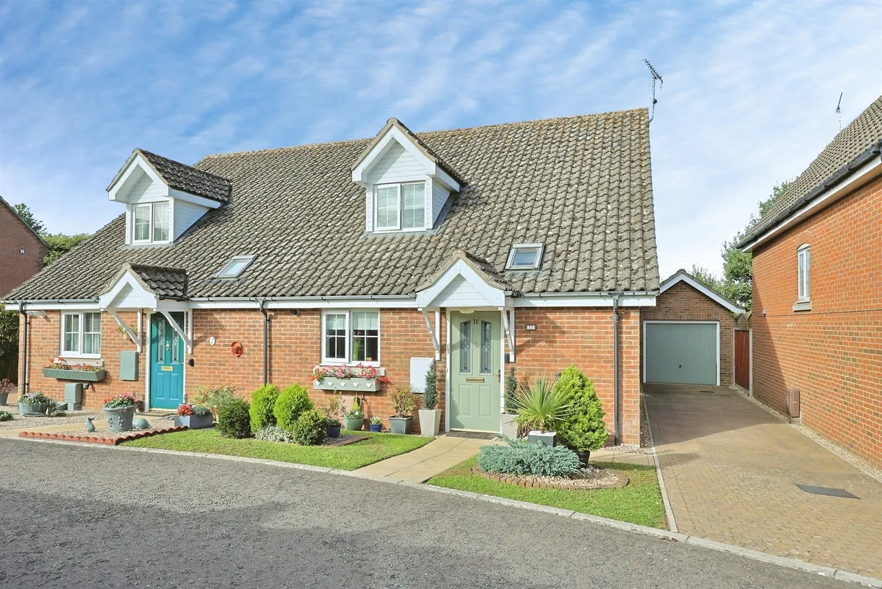 2 bed house for sale, Oakleigh Drive, Swaffham, PE37
