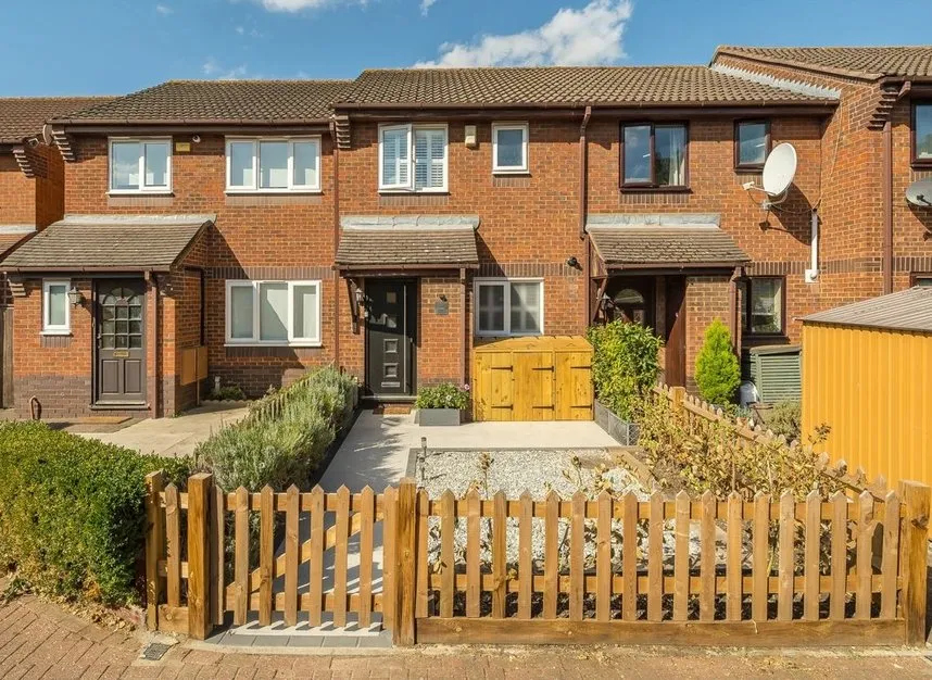 2 bed house for sale — Oakmead Place, Colliers Wood, CR4