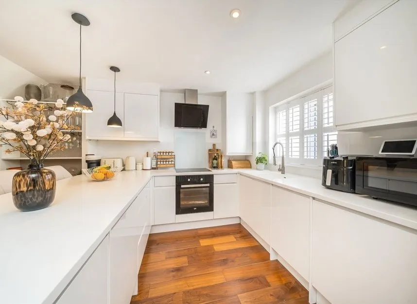 Oakmead Place, Colliers Wood, CR4, photo 2