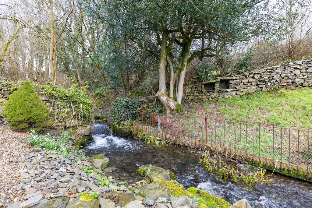 Burnbank Farm Cottages, Lindale, LA11, photo 16