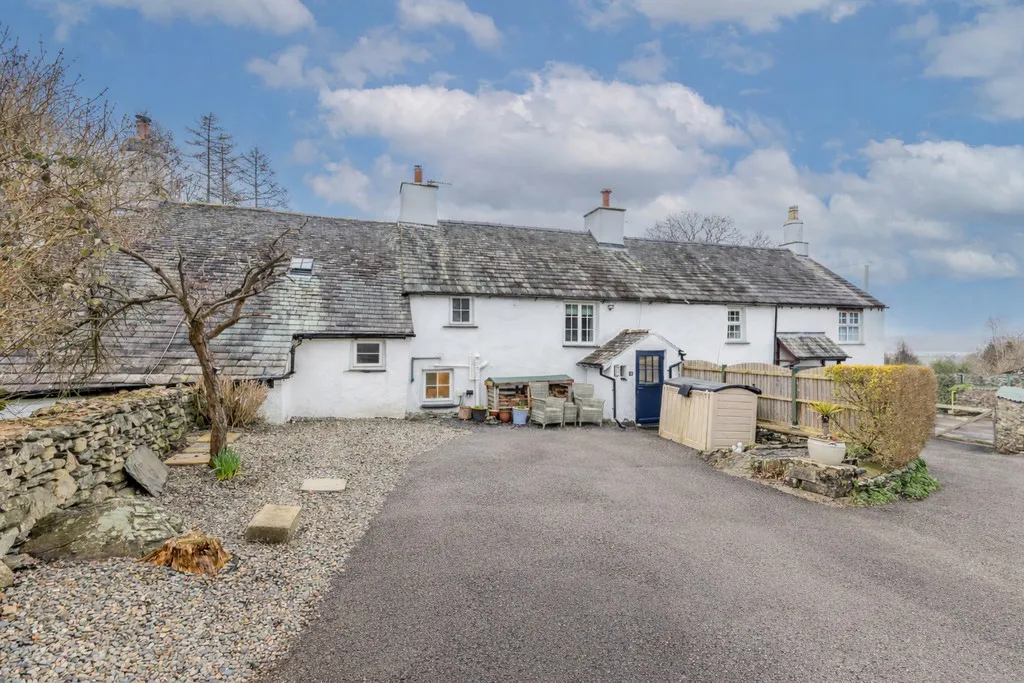2 bed house for sale, Burnbank Farm Cottages, Lindale, LA11