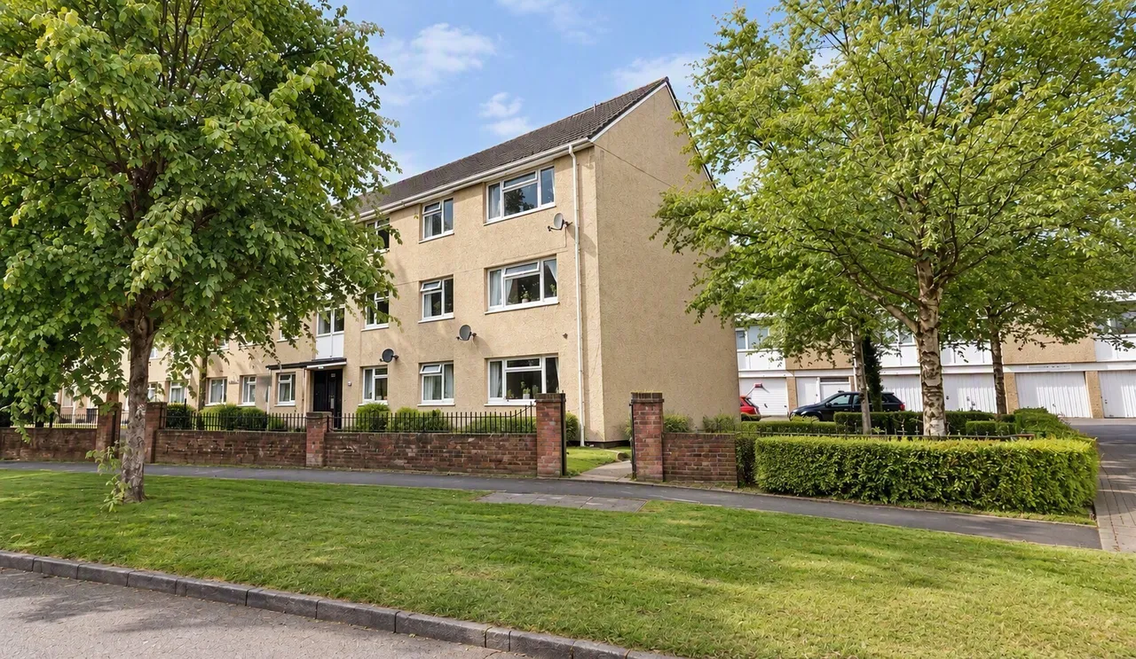 3 bed flat for sale, George Street, Pontypool, NP4