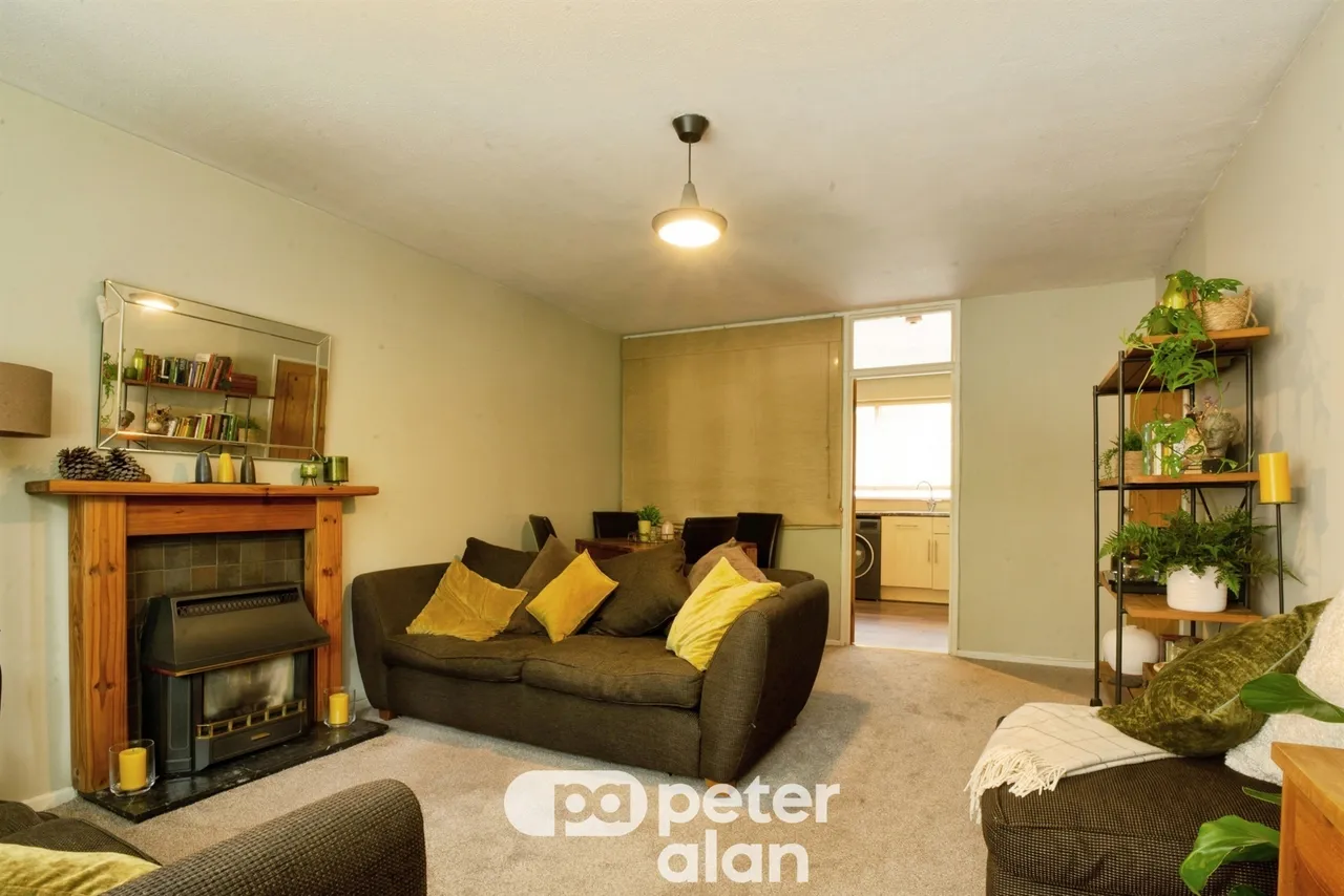 George Street, Pontypool, NP4, photo 5