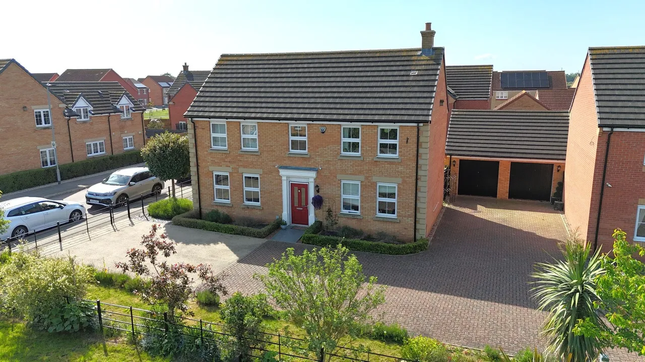 5 bed house for sale — Thorney Road, Eye, Peterborough, PE6