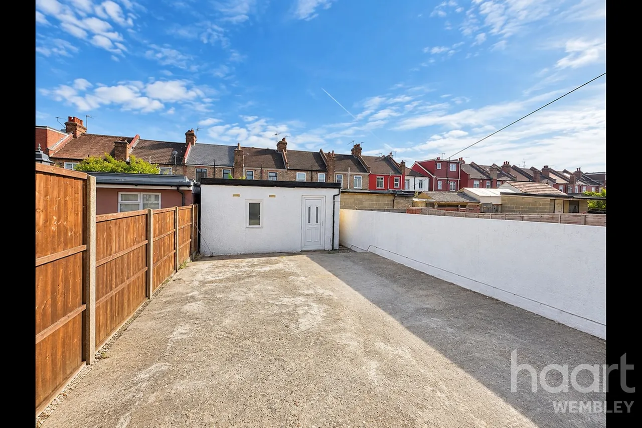 Waverley Avenue, HA9, photo 4