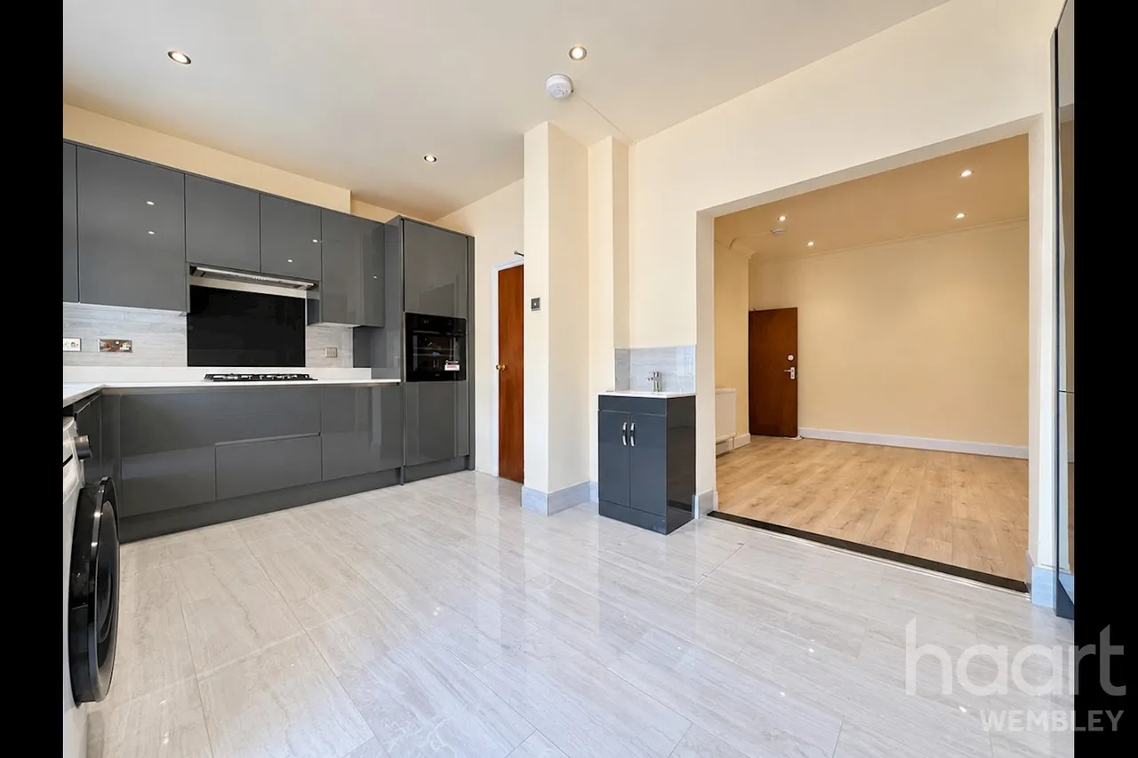 Waverley Avenue, HA9, photo 5