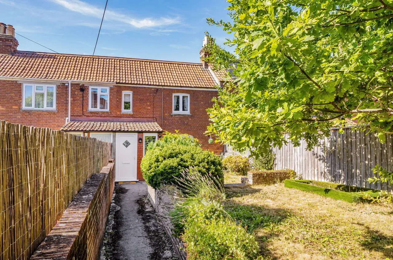 2 bed house for sale, Orchard Terrace, Glastonbury, BA6