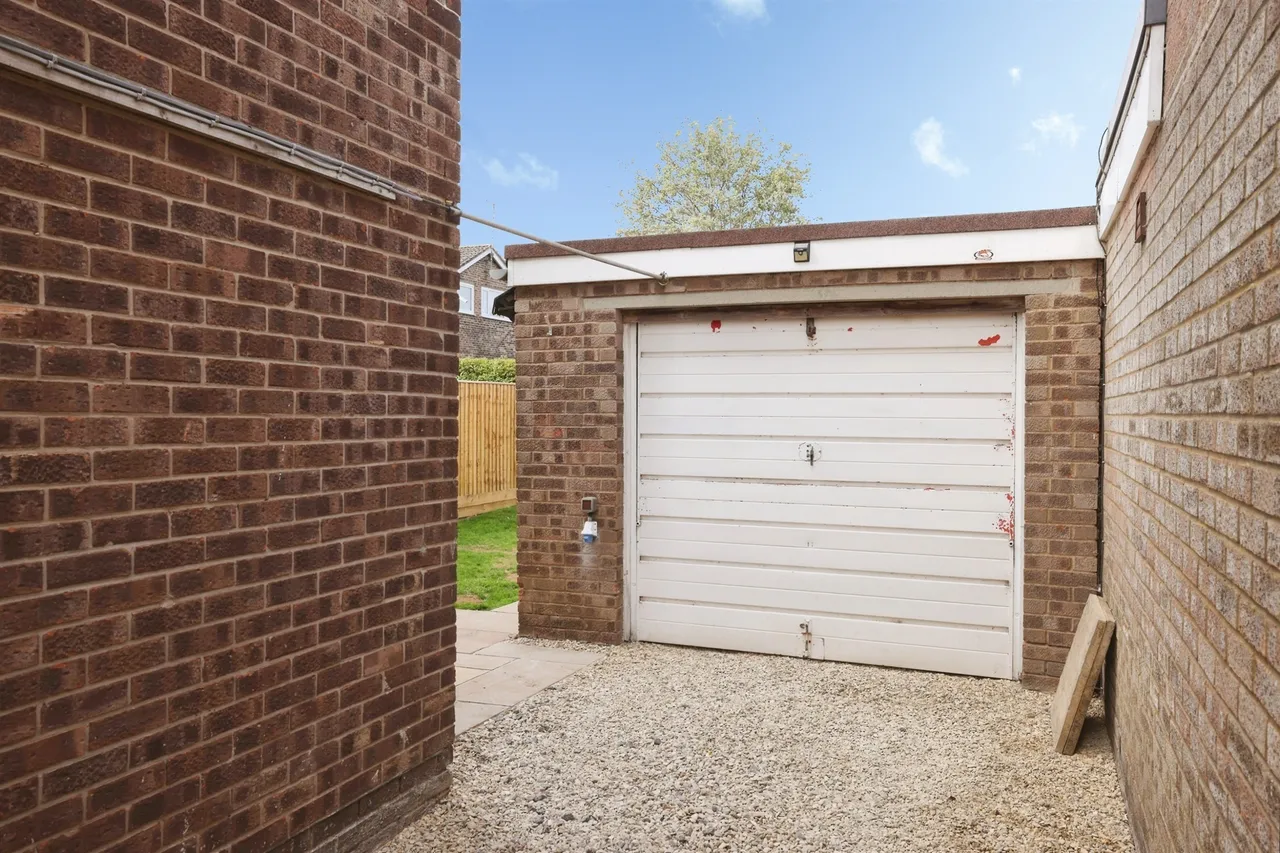 Heron Close, Calne, photo 12