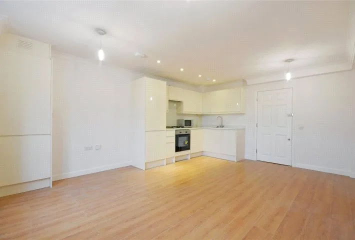 2 bed flat to rent, Vallance Road, London, E1