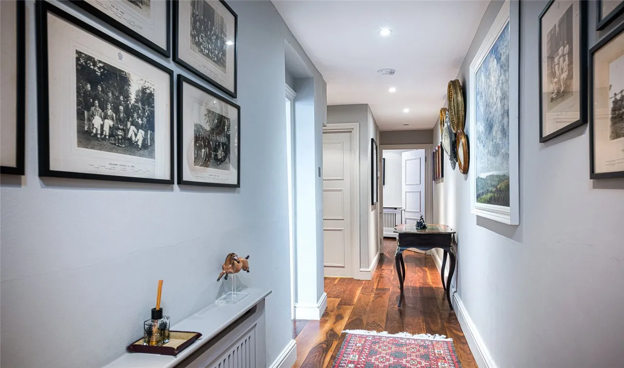 Winchester Street, London, SW1V, photo 14