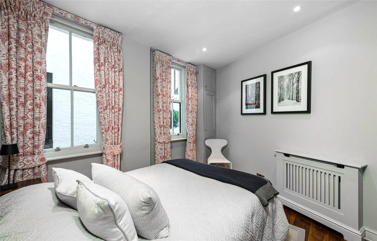 Winchester Street, London, SW1V, photo 8