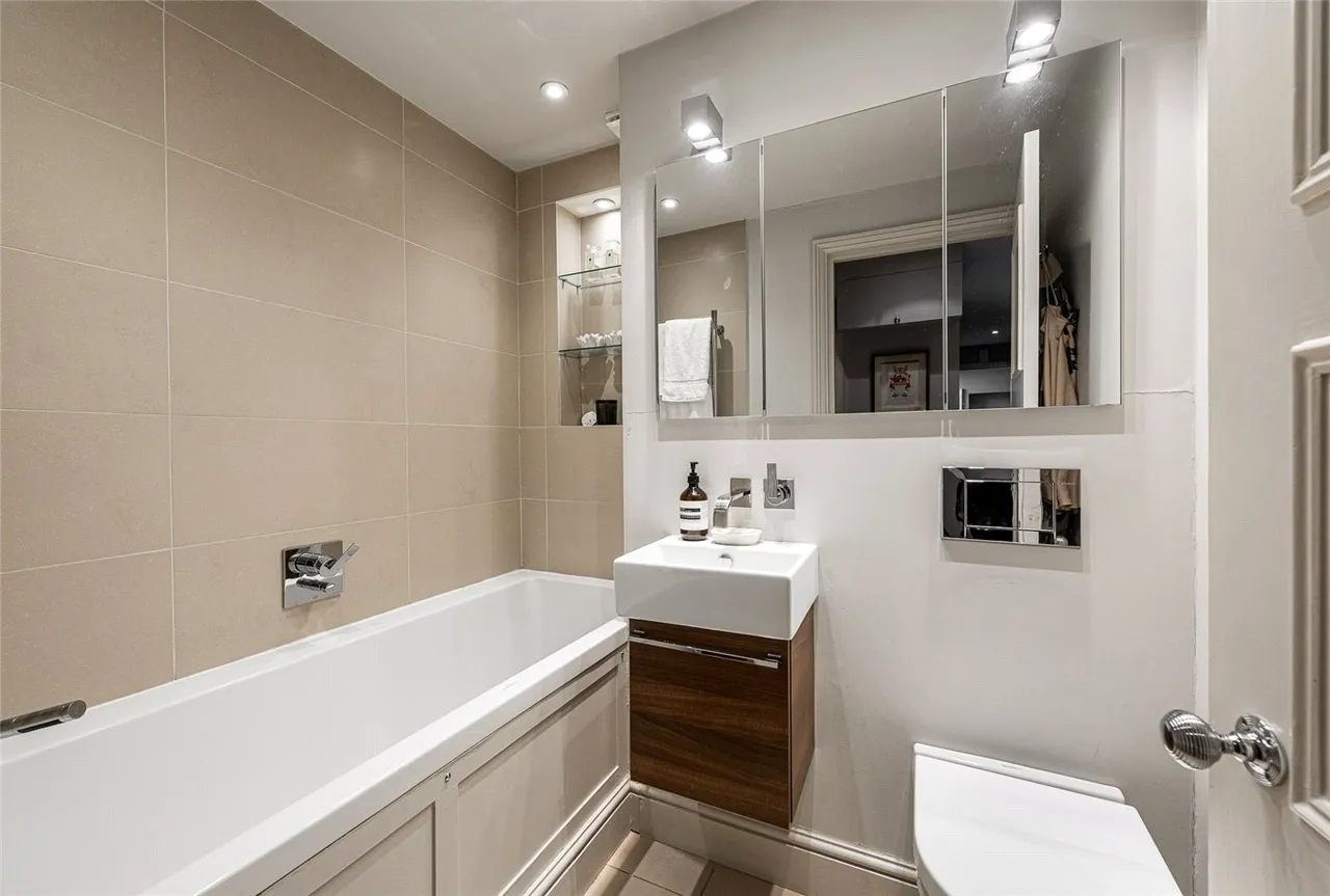 Winchester Street, London, SW1V, photo 12