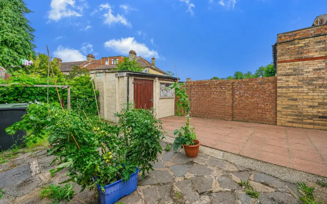 Hedge Lane, Palmers Green, N13, photo 15