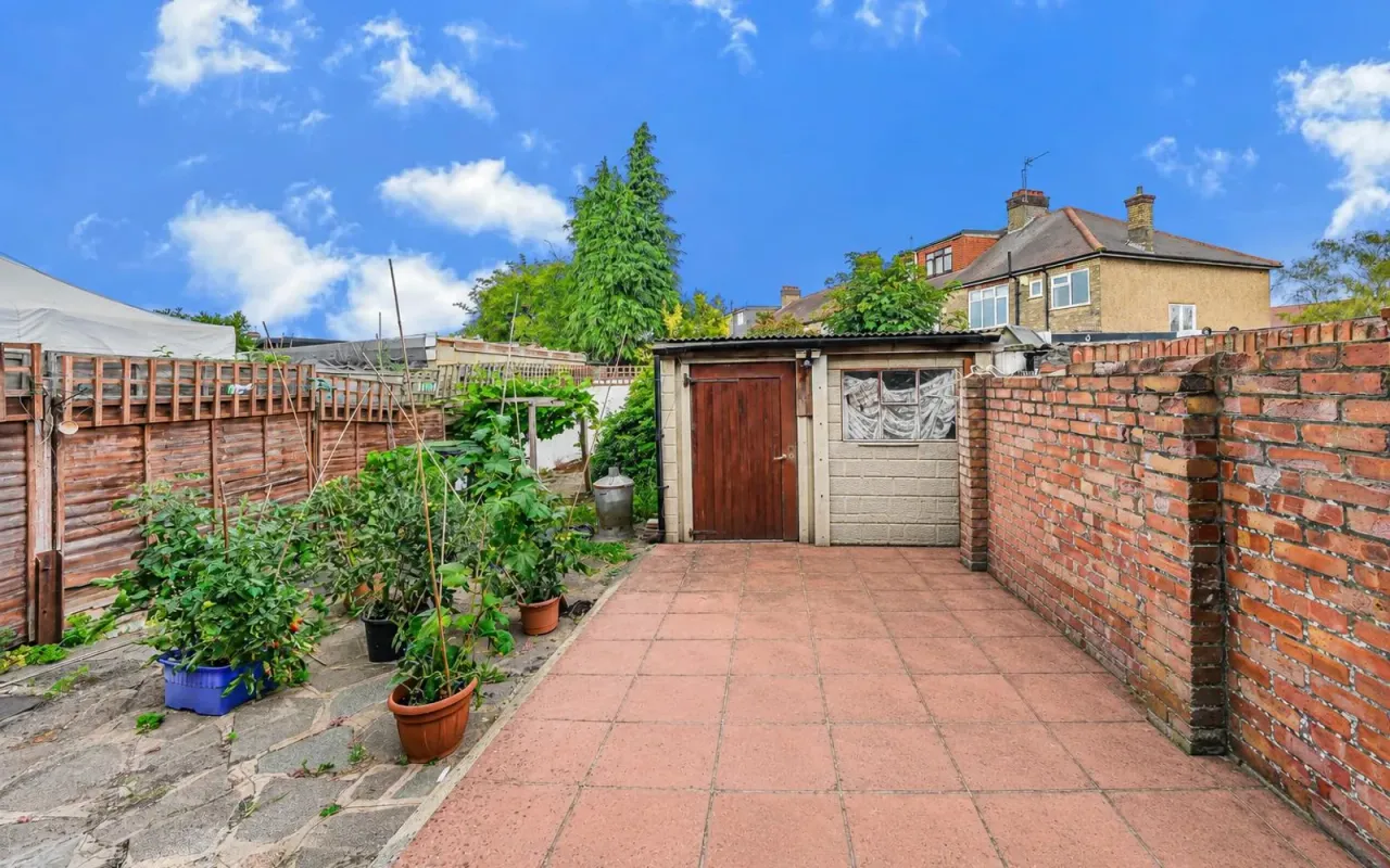 Hedge Lane, Palmers Green, N13, photo 16